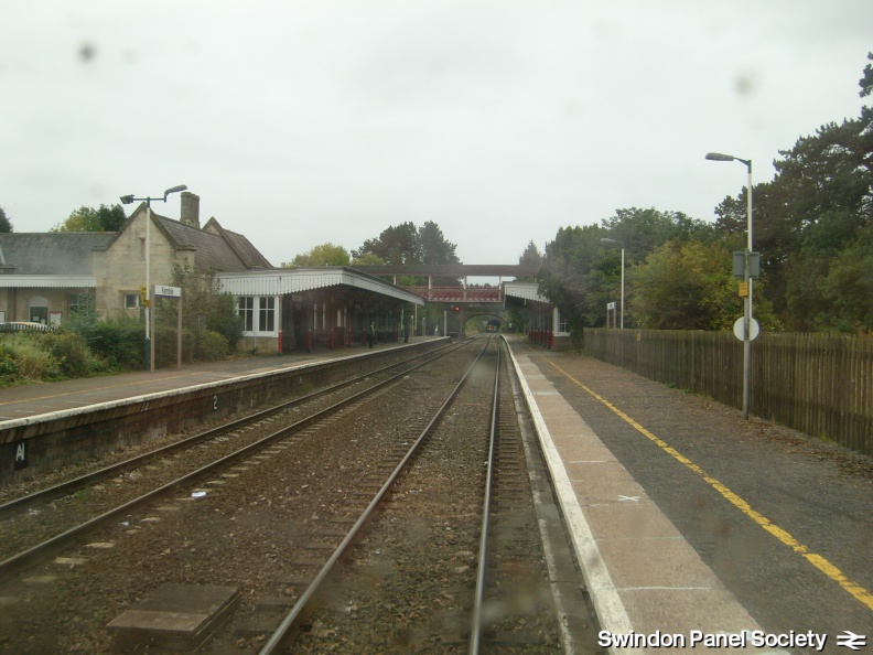 Kemble Station, Looking towards Swindon_14758446131_o.jpg