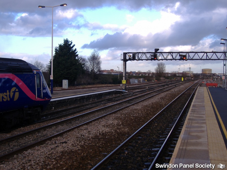 SN67, 65, 63, Swindon Station HST in platform 3_14705989643_o.jpg
