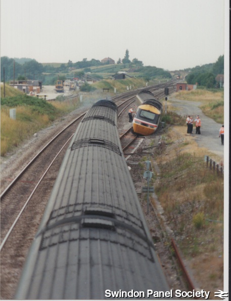 43175 derailed at Wootton Bassett