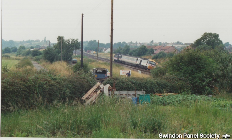 43175 derailed at Wootton Bassett_15494603251_o.jpg