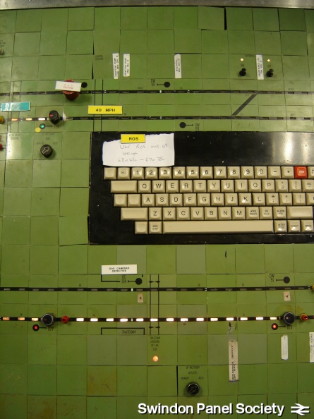 Reading Panel Thatcham Station and Crossing (bottom), TD Keyboard (middle) 14681328927 o